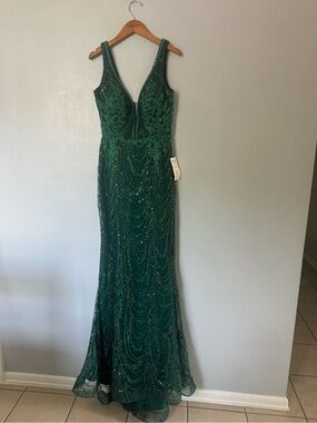 Beaded Deep Green V-Neck Formal Evening Gown